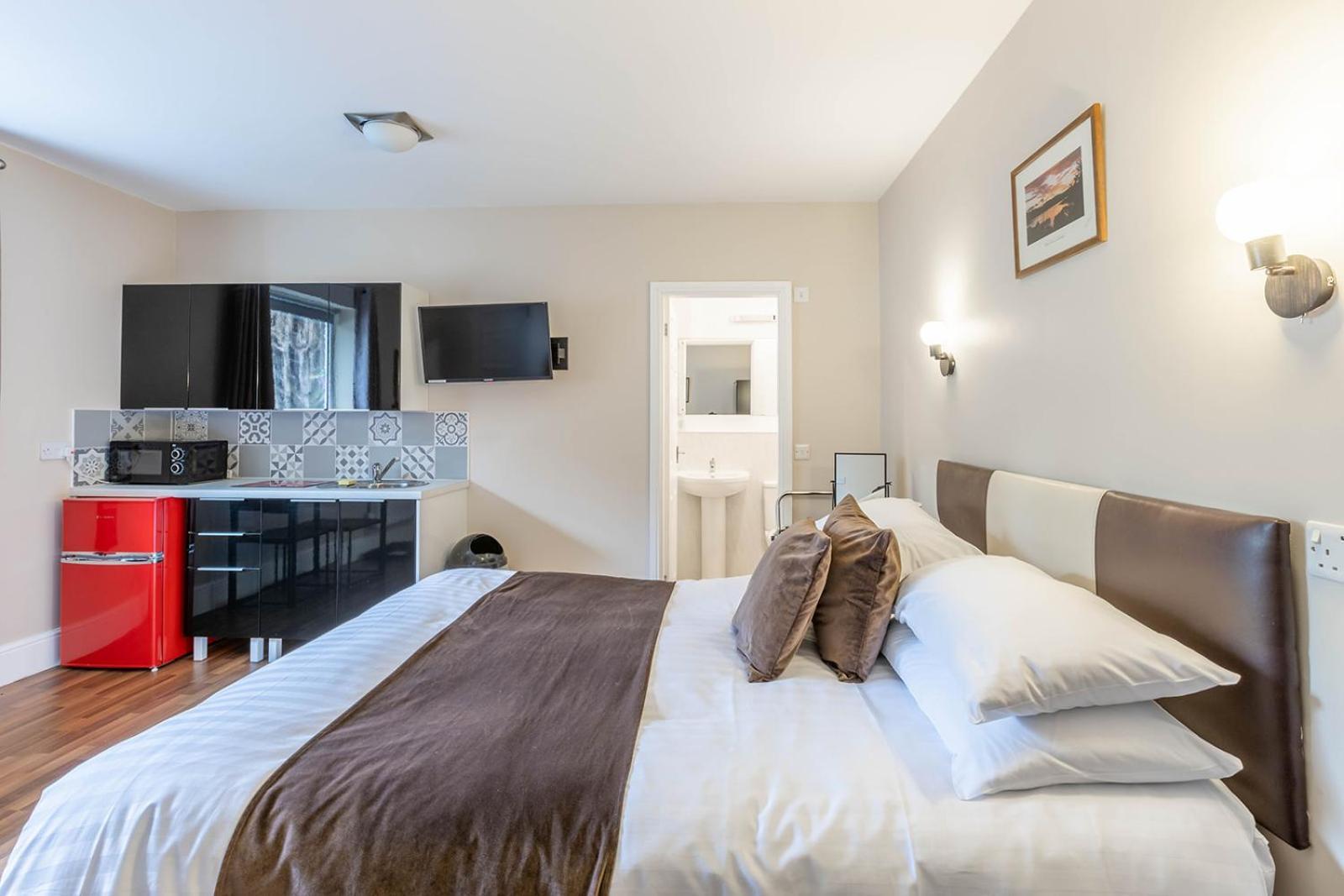 Windermere Studio Rooms - With Free Car Parking Onsite Exterior foto